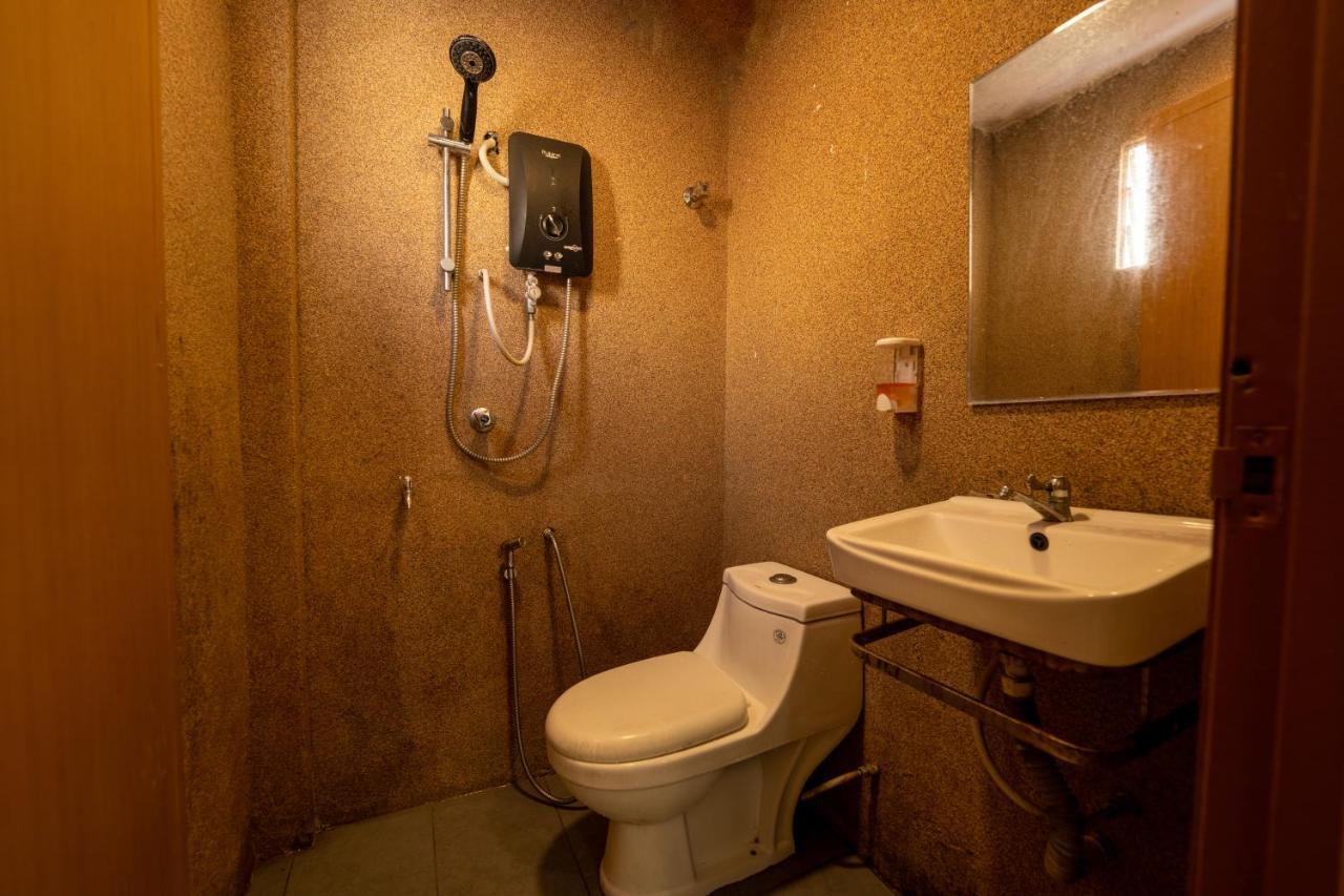 Mary J Hotel Family 10 Pax Room Кота Бару Екстериор снимка